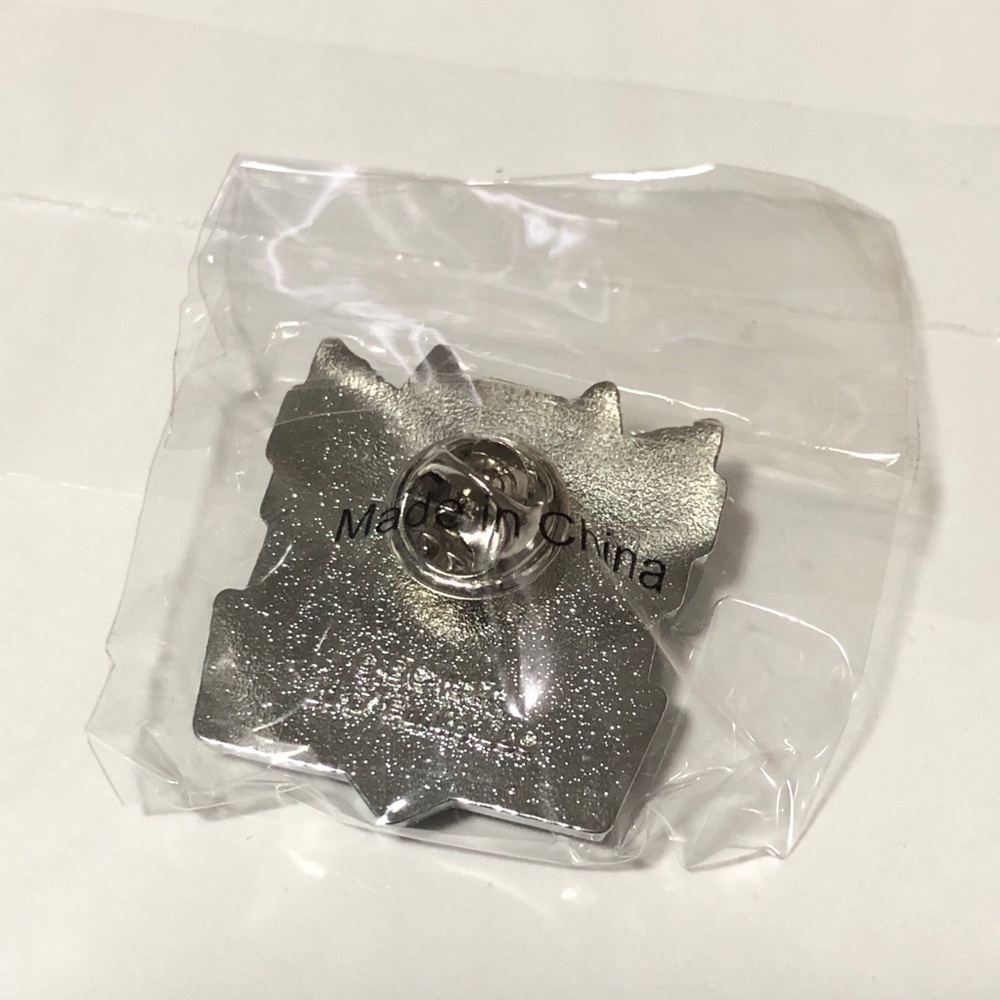 4/$20 Funko DC Legion of Collectors - Batman PIN - Picture 2 of 4
